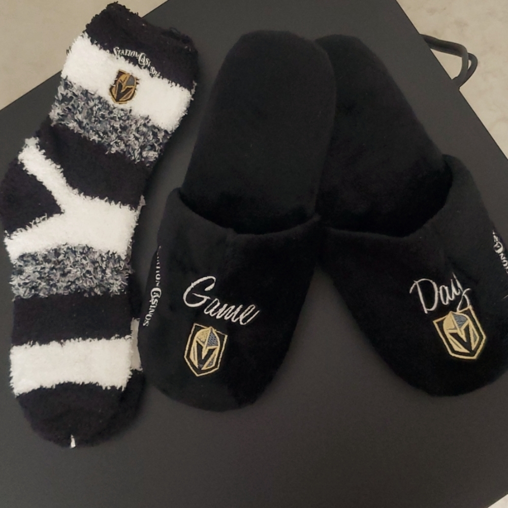 Vegas Golden knights slipper & socks (set of 2)